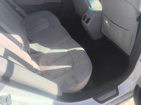 Used 2017 Hyundai Sonata Plug-In Hybrid image 13