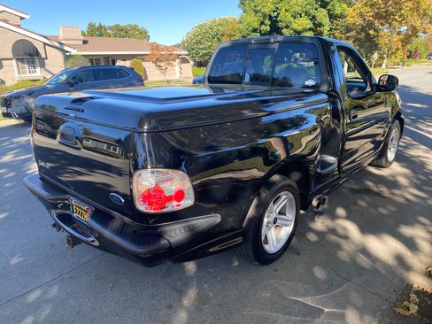 Used 2004 Ford F150 Lightning image 11