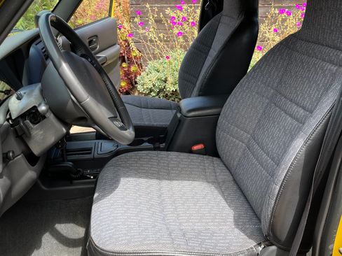 Used 2000 Jeep Cherokee Sport AWD/4WD image 18