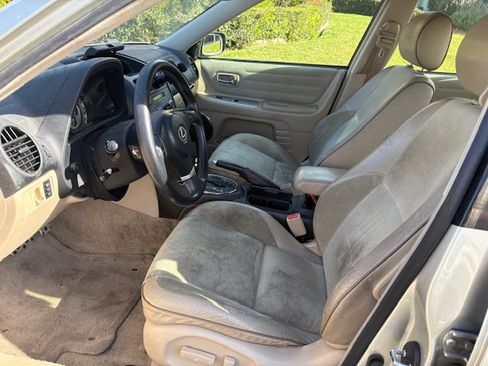 Used 2005 Lexus IS 300 image 10