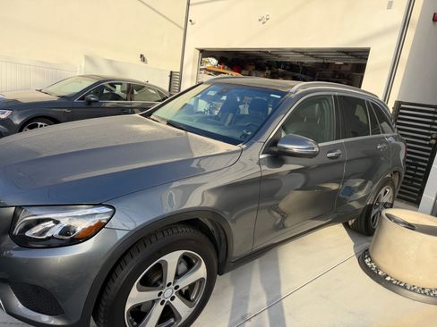 Used 2017 Mercedes-Benz GLC 300 image 4