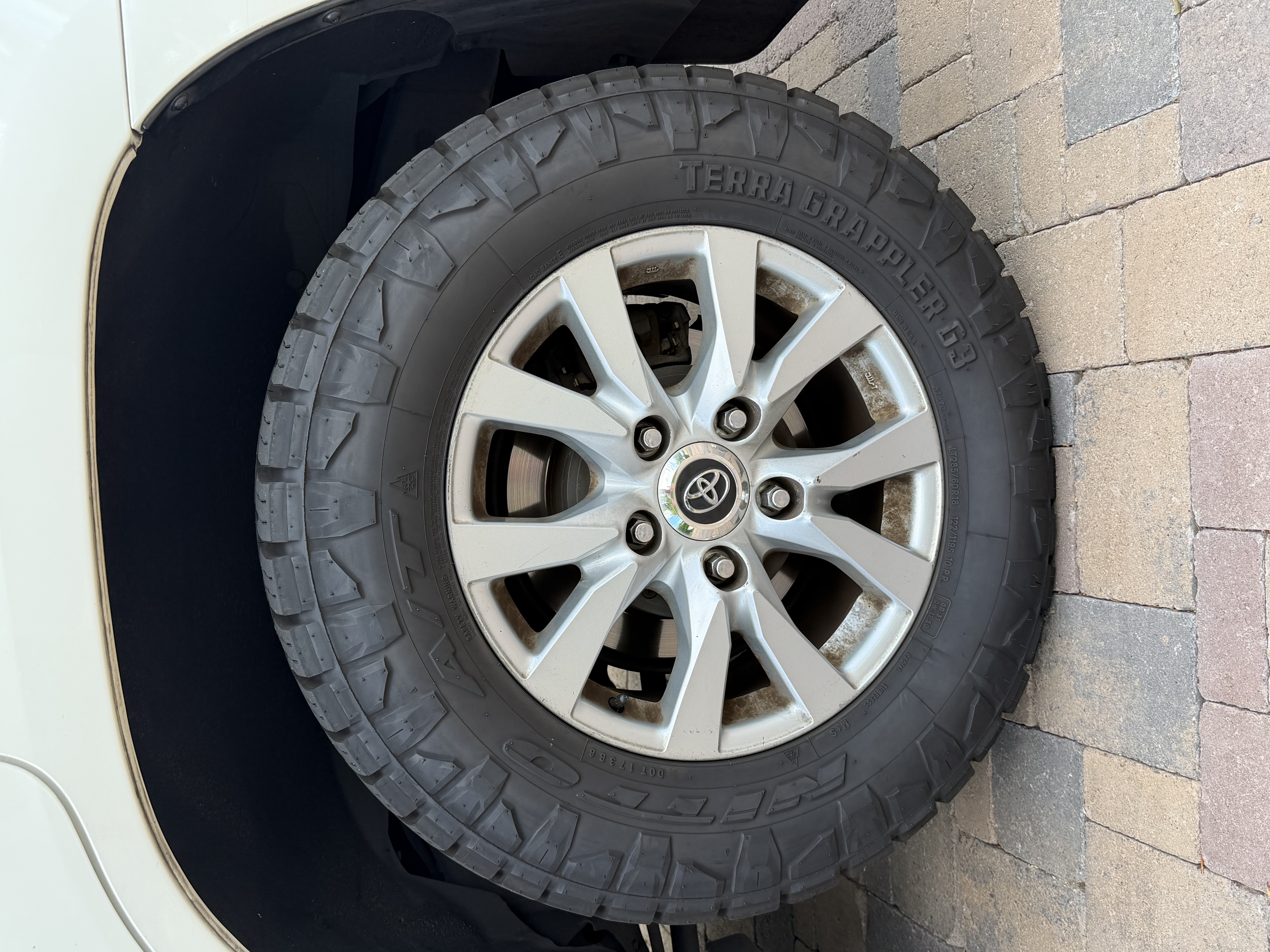Used 2016 Toyota Land Cruiser AWD/4WD image 14