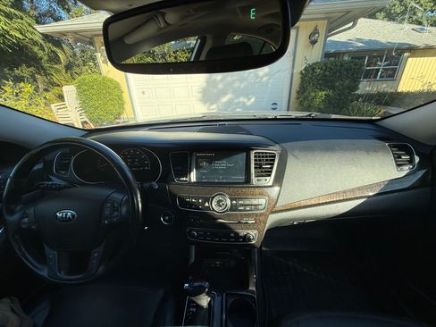 Used 2016 Kia Cadenza Premium w/ Luxury Plus Package image 11