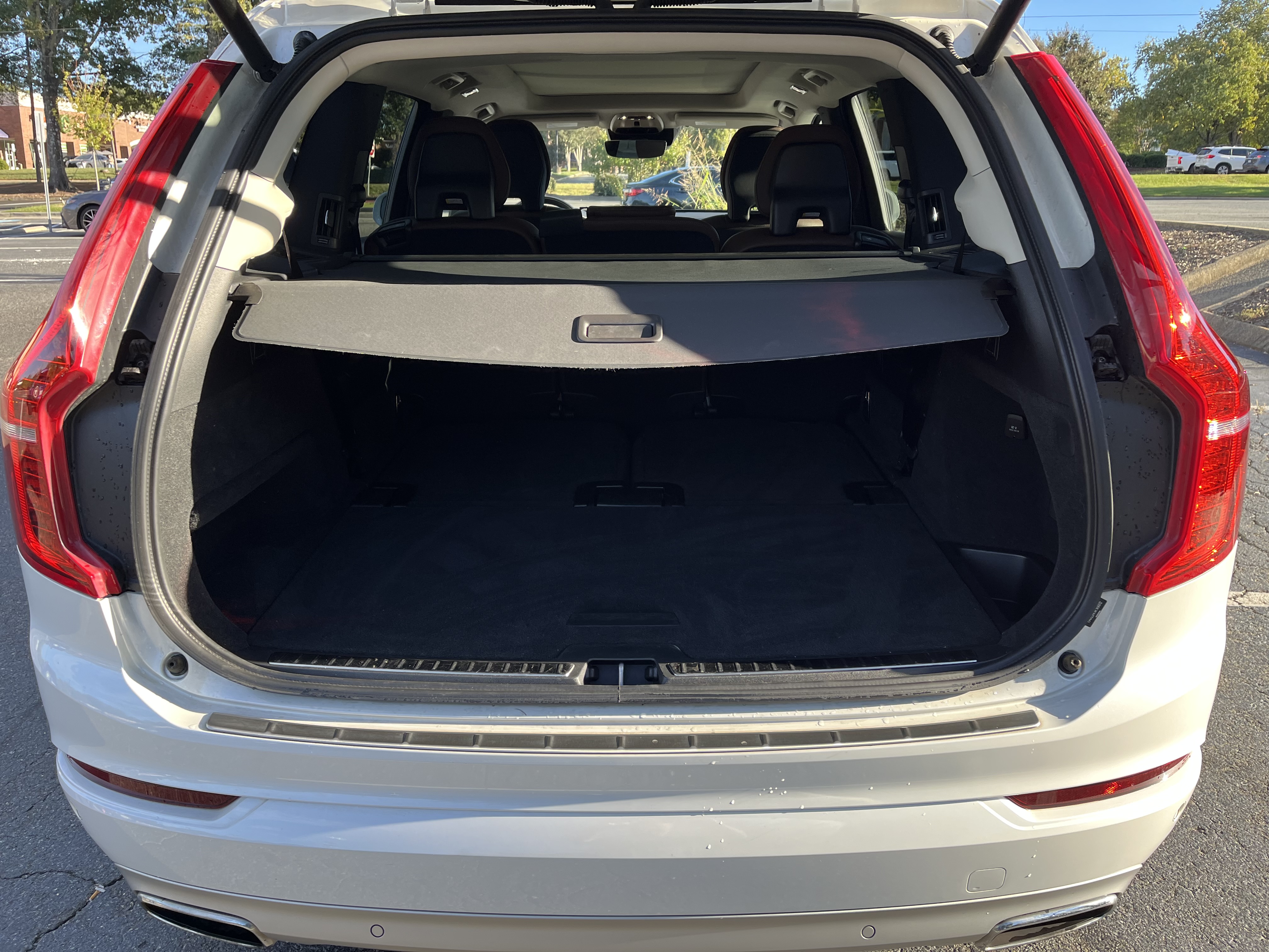 Used 2019 Volvo XC90 T6 Momentum w/ Protection Package Premier AWD/4WD image 10