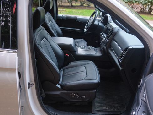 Used 2021 Ford Expedition Limited image 25