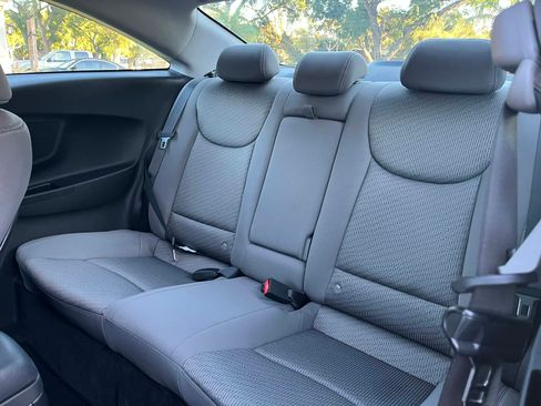 Used 2013 Hyundai Elantra image 12