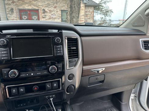 Used 2019 Nissan Titan Platinum Reserve w/ Platinum Utility Package image 17