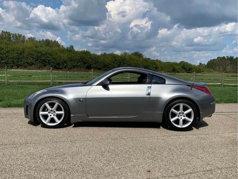 Used 2004 Nissan 350Z Touring w/ Aerodynamics Pkg RWD image 32