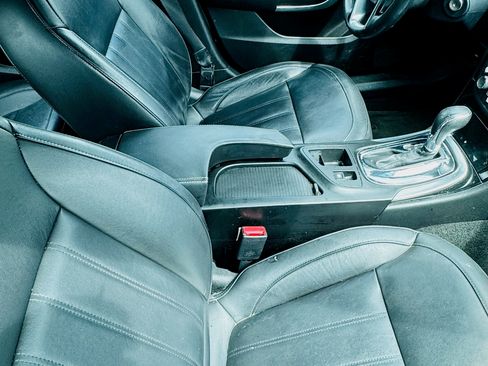 Used 2012 Buick Regal Leather image 5