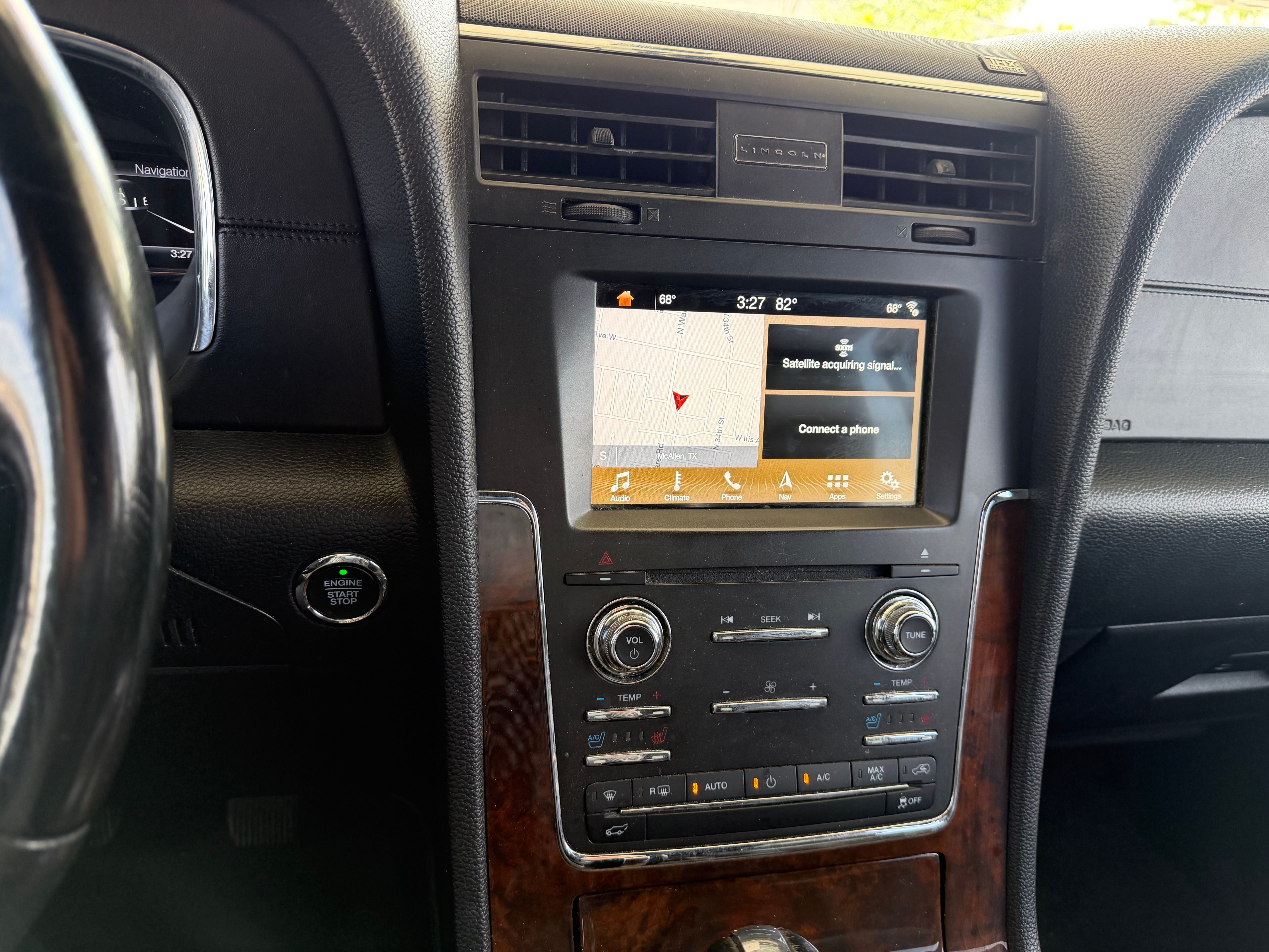 Used 2017 Lincoln Navigator L Select RWD image 13