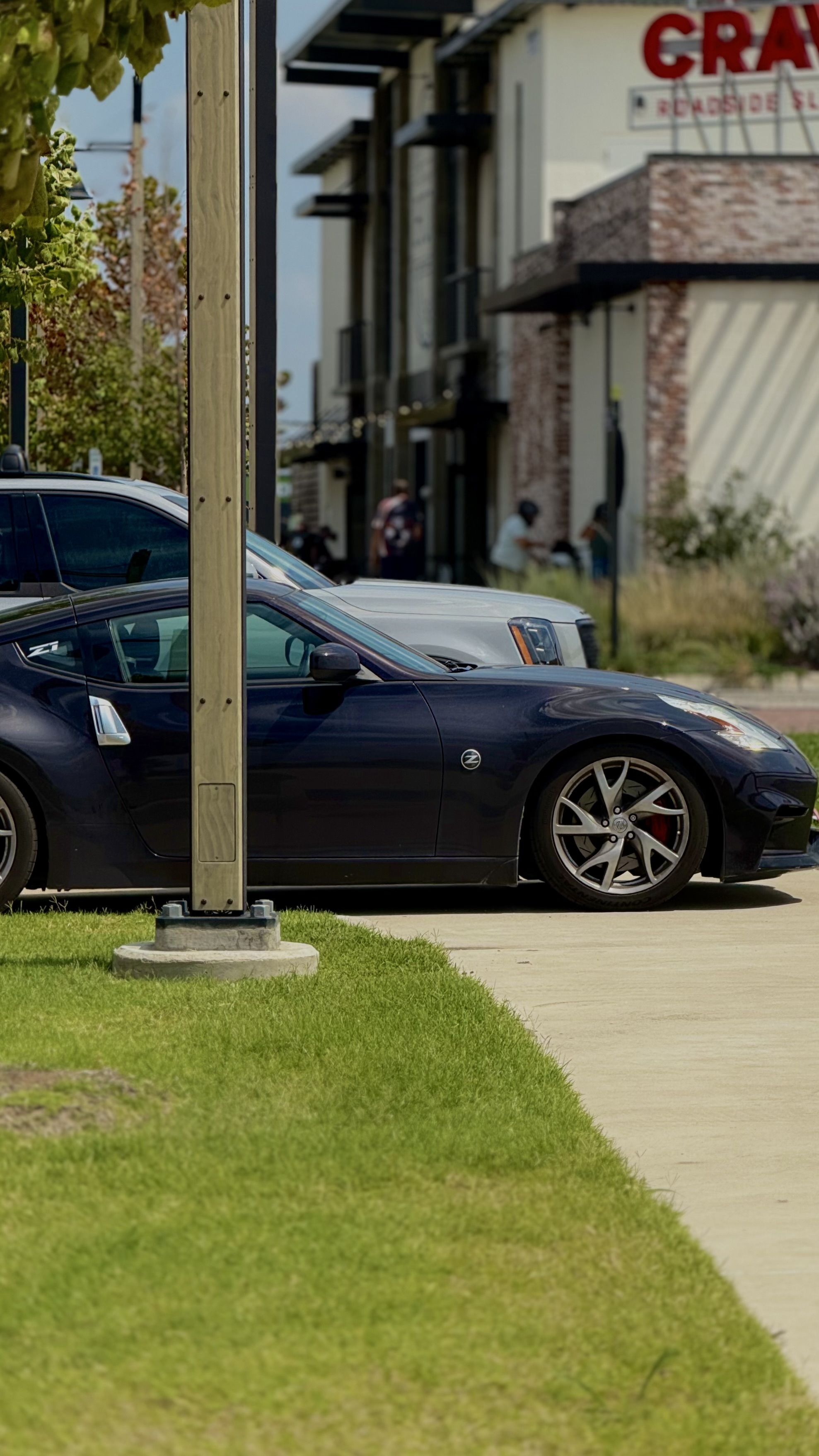 Used 2015 Nissan 370Z Coupe RWD image 2