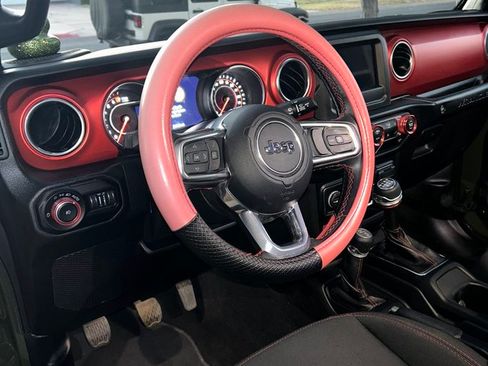 Used 2021 Jeep Wrangler Unlimited Rubicon w/ Cold Weather Group image 11