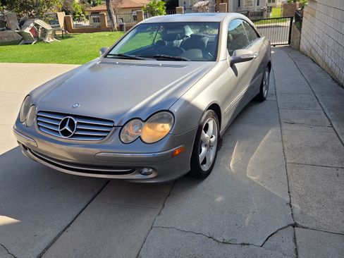 Used 2005 Mercedes-Benz CLK 320 Coupe image 1