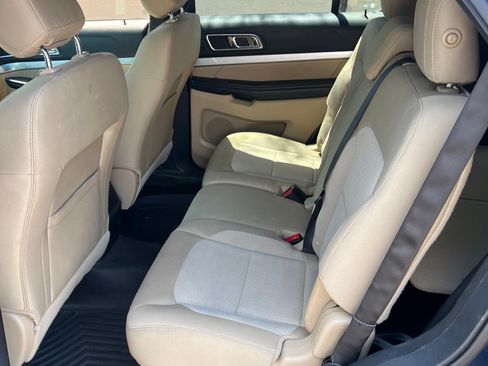 Used 2016 Ford Explorer XLT w/ Equipment Group 201A AWD/4WD image 6