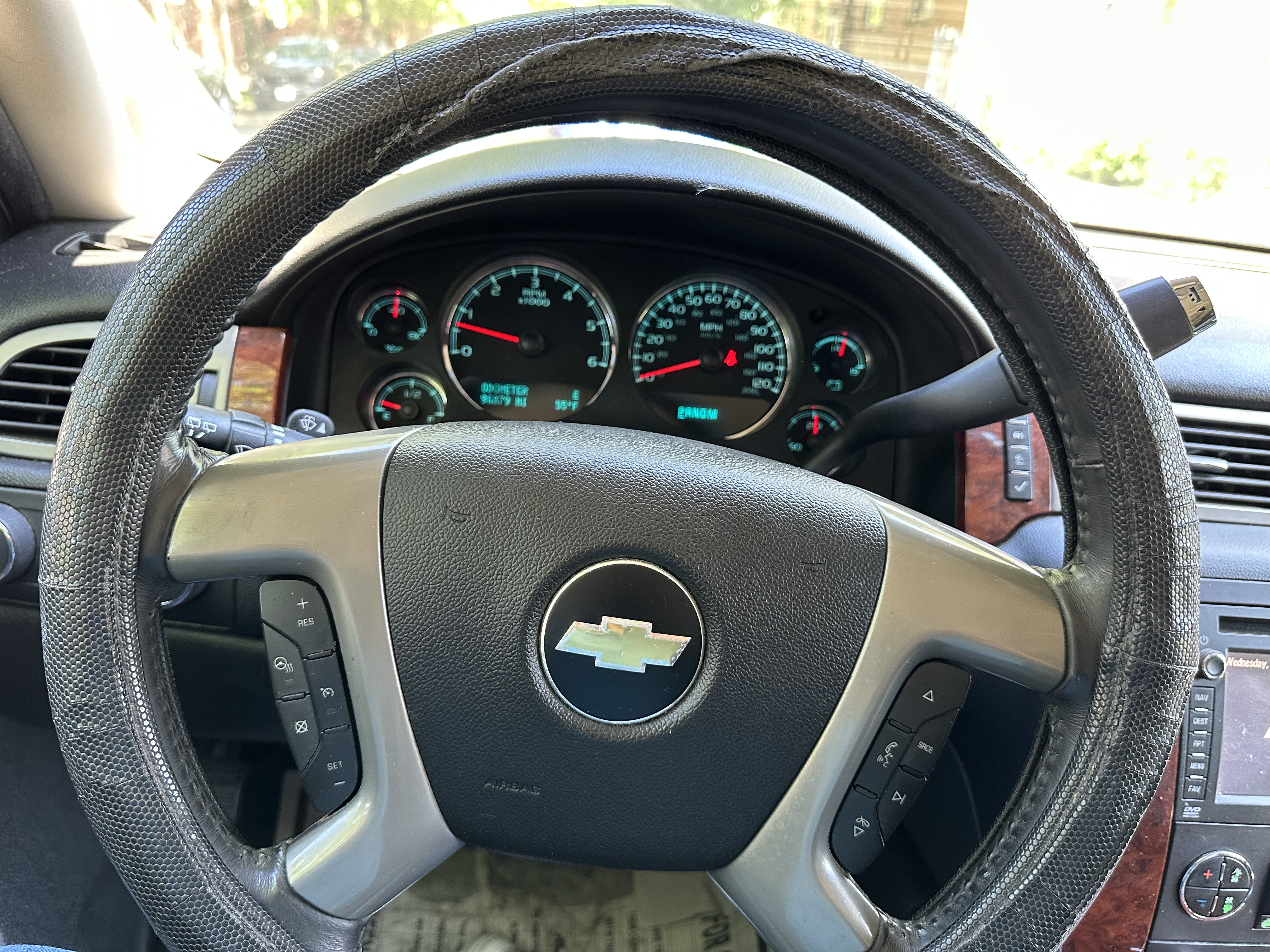 Used 2014 Chevrolet Suburban LTZ AWD/4WD image 32