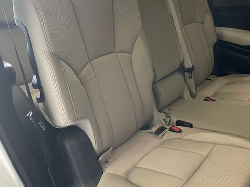 Used 2025 Subaru Ascent Premium AWD/4WD image 16