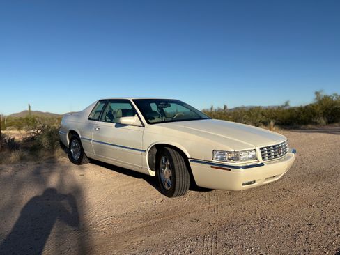 Used 2000 Cadillac Eldorado ESC w/ Comfort/Convenience Pkg image 2