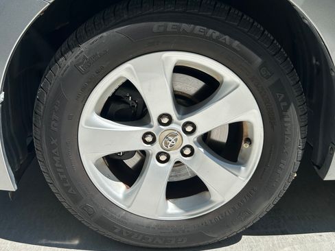 Used 2011 Toyota Sienna LE image 24