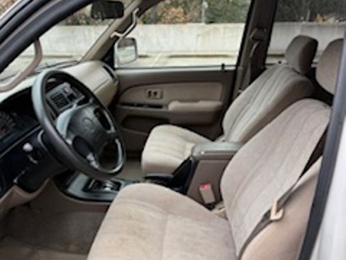 Used 2000 Toyota 4Runner SR5 image 8