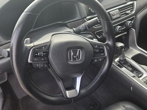 Used 2018 Honda Accord Touring image 13