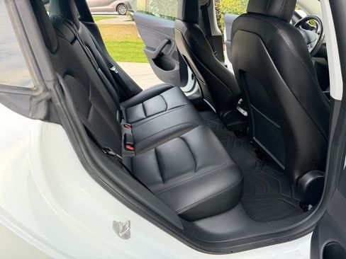 Used 2019 Tesla Model 3 Standard Range Plus image 10