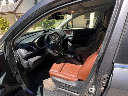 Used 2024 Subaru Ascent Touring AWD/4WD image 8