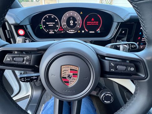 Used 2024 Porsche Cayenne Sport Utility 4D image 13
