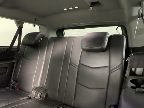 Used 2016 Cadillac Escalade ESV Luxury image 9