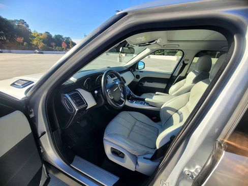Used 2015 Land Rover Range Rover Sport HSE image 15