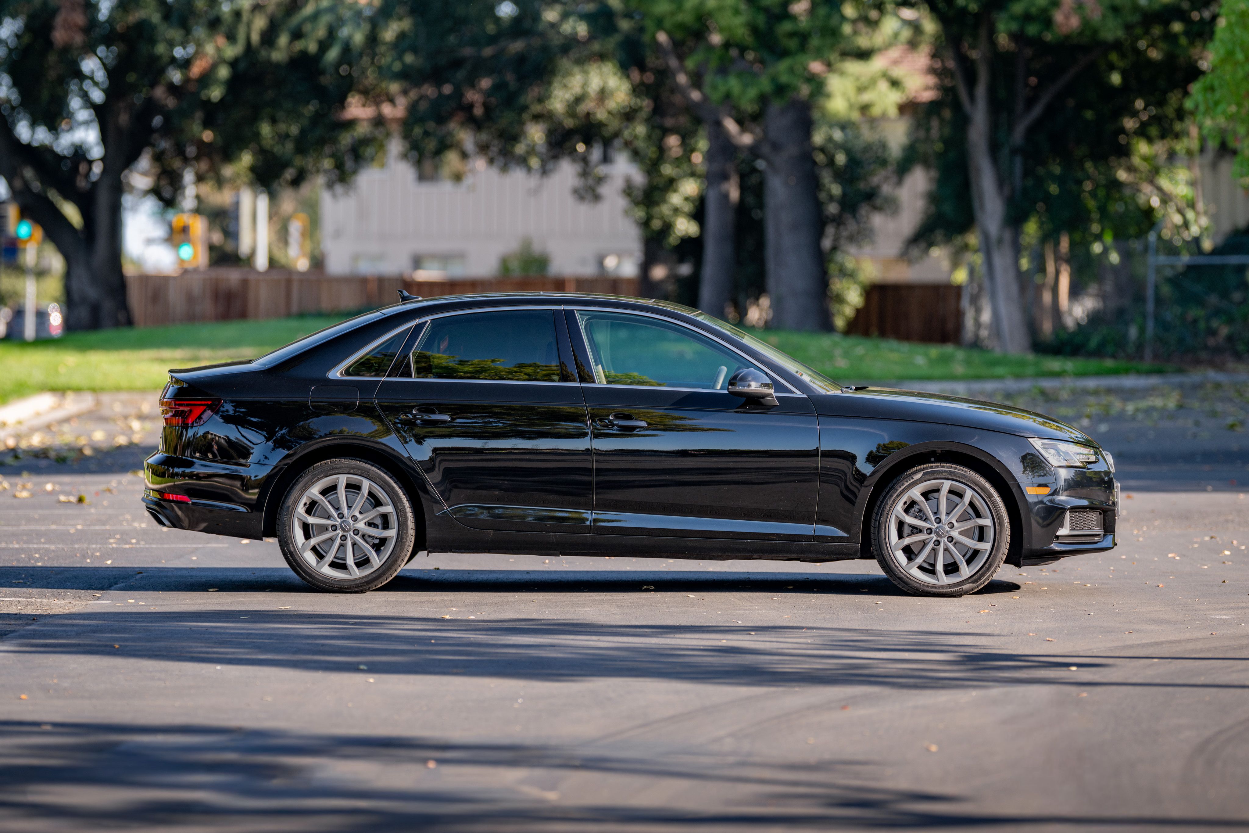 Used 2019 Audi A4 2.0T Premium w/ Convenience Package FWD image 10