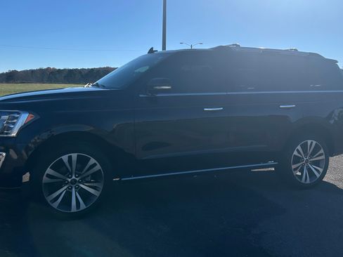 Used 2021 Ford Expedition Limited image 1