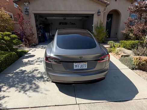 Used 2022 Tesla Model S AWD/4WD image 11
