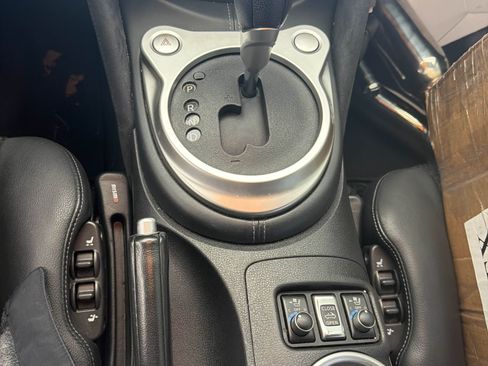 Used 2011 Nissan 370Z Touring w/ Sport Pkg image 5