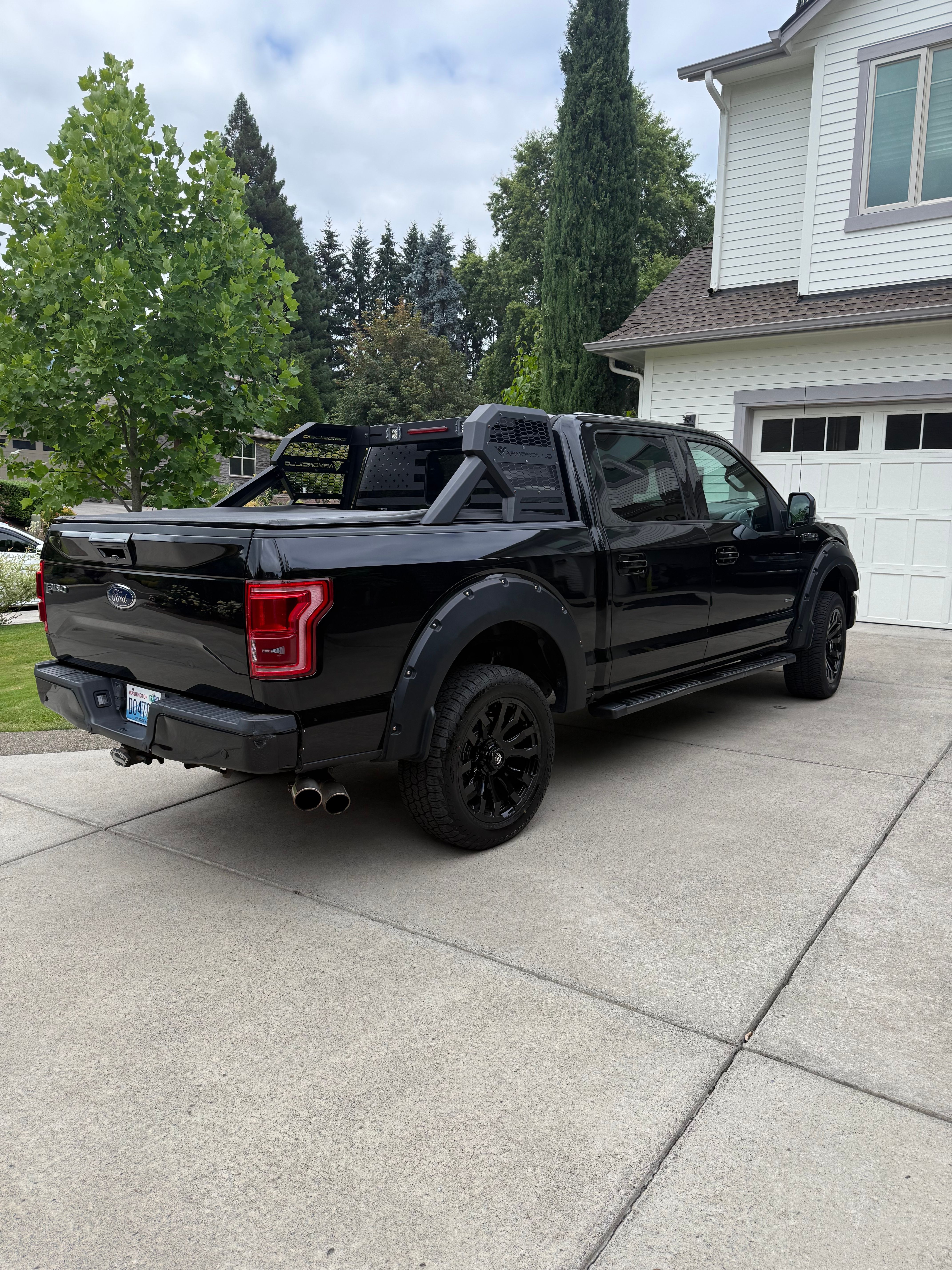Used 2017 Ford F150 Lariat w/ Equipment Group 502A Luxury AWD/4WD image 5