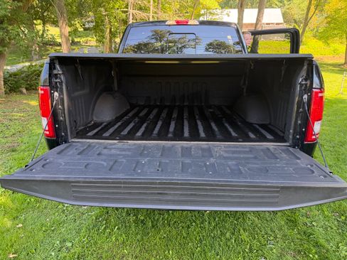 Used 2017 Ford F150 XLT w/ Equipment Group 302A Luxury AWD/4WD image 6
