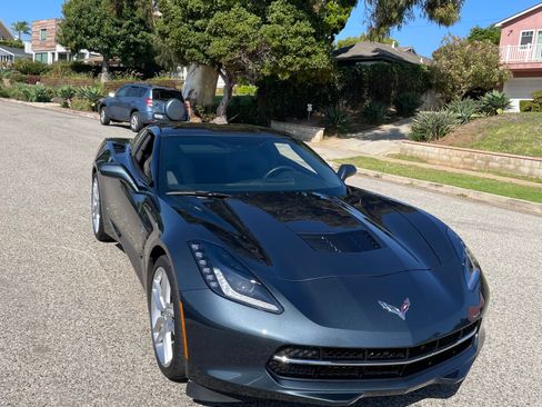 Used 2019 Chevrolet Corvette Stingray Coupe w/ 1LT image 8