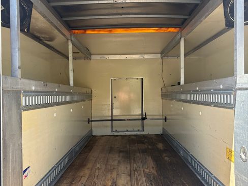 Used 2003 Chevrolet Express 3500 w/ Chrome Appearance Package RWD image 13