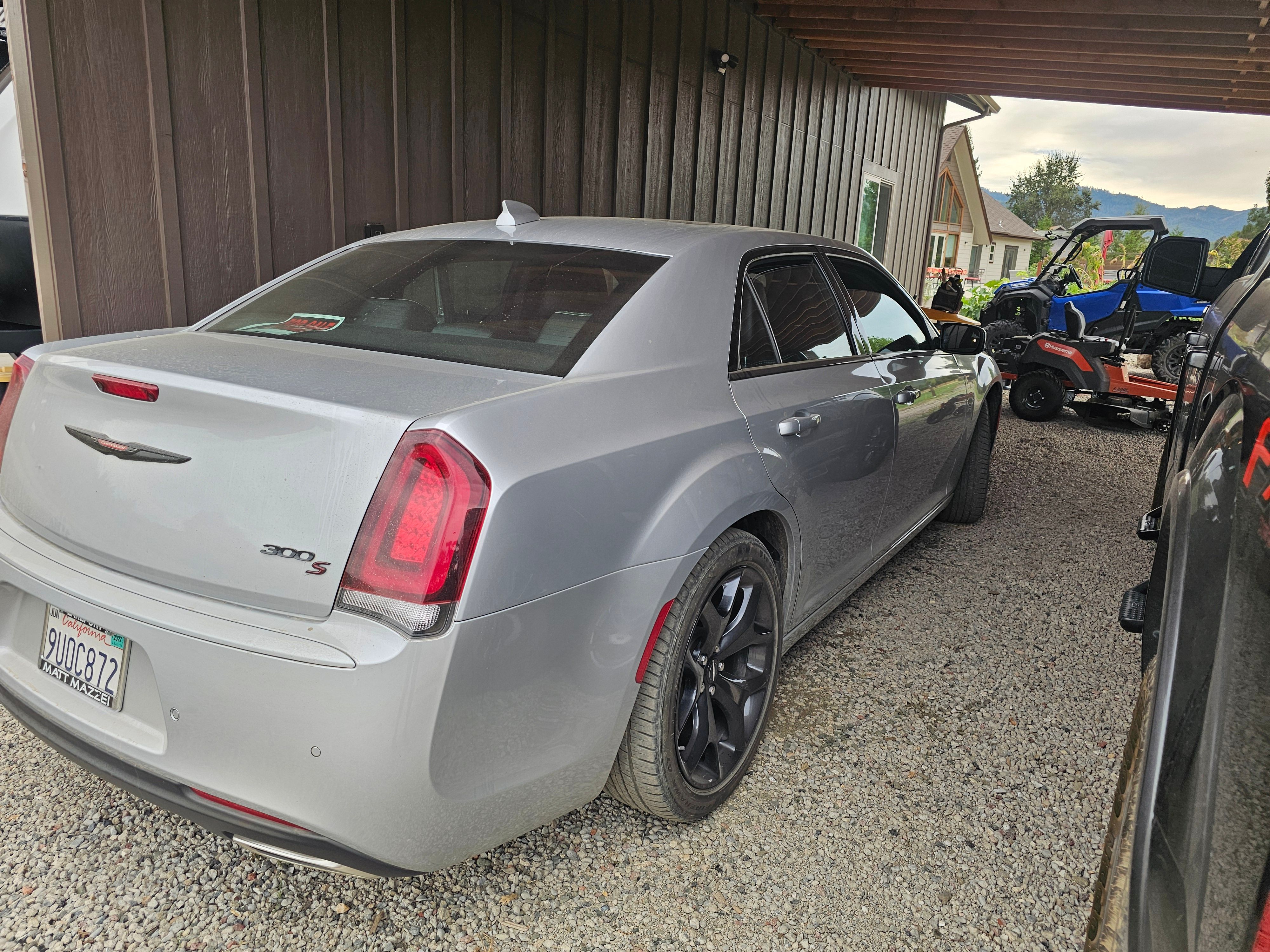 Used 2023 Chrysler 300 S w/ Comfort Group RWD image 2