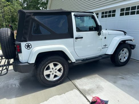 Used 2014 Jeep Wrangler Sport AWD/4WD image 4