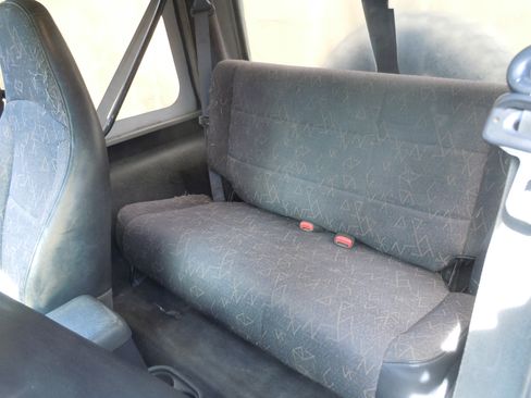 Used 2001 Jeep Wrangler Sport image 14