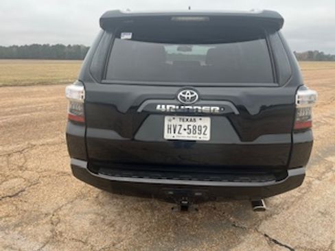 Used 2015 Toyota 4Runner SR5 image 8