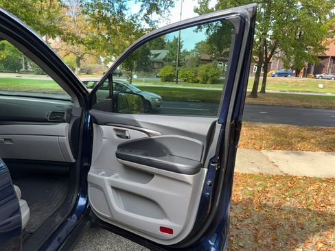 Used 2017 Honda Pilot EX-L image 10