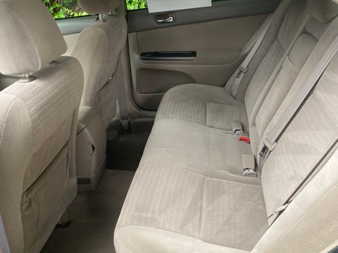 Used 2006 Toyota Camry LE FWD image 9