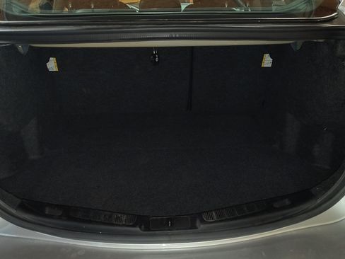 Used 2017 Ford Fusion SE w/ Fusion SE Technology Package image 9