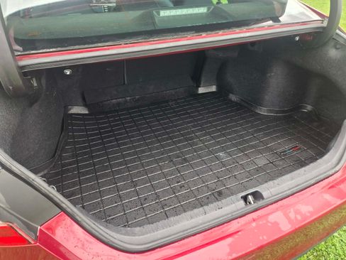 Used 2019 Toyota Camry LE image 8