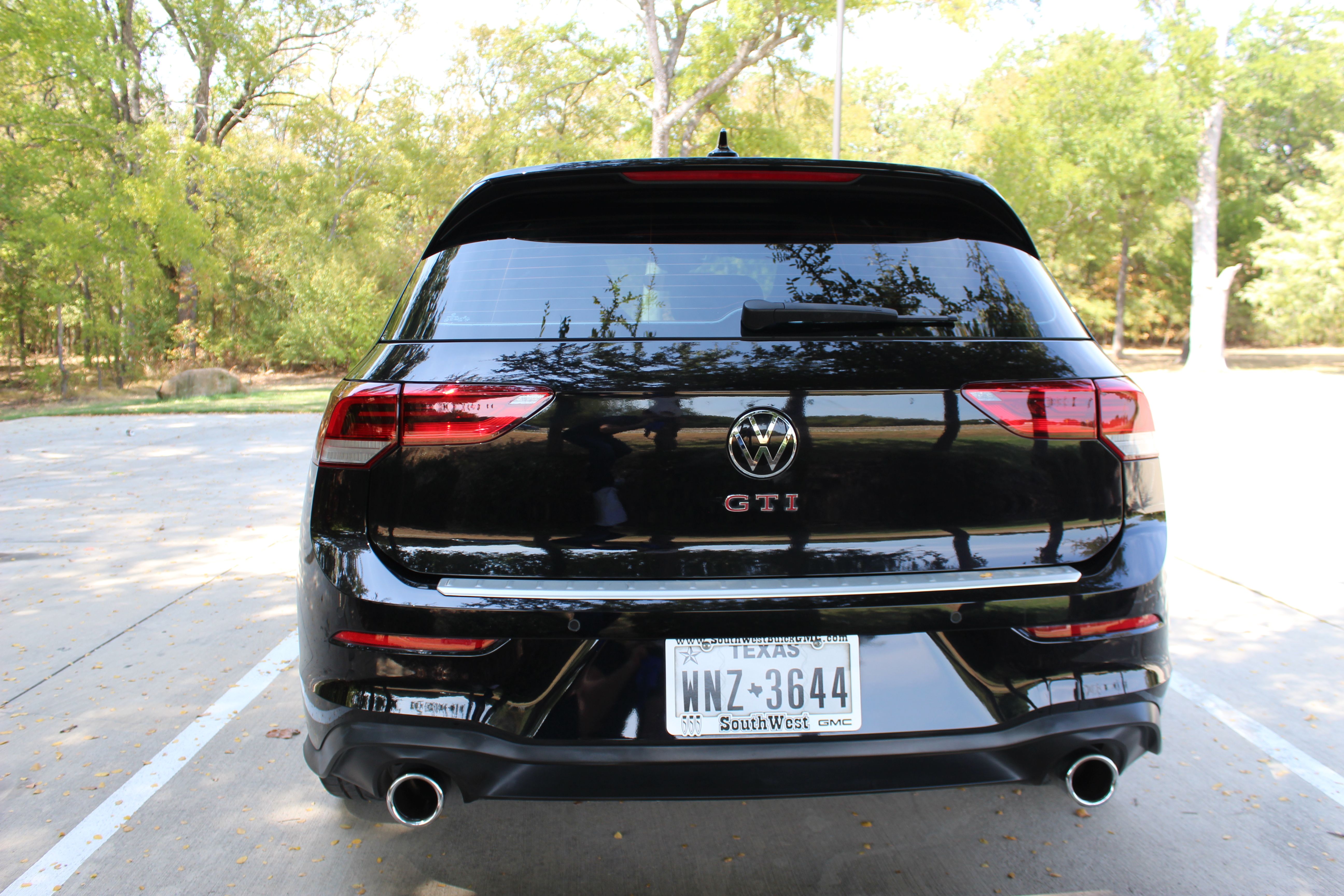Used 2022 Volkswagen GTI Autobahn FWD image 6