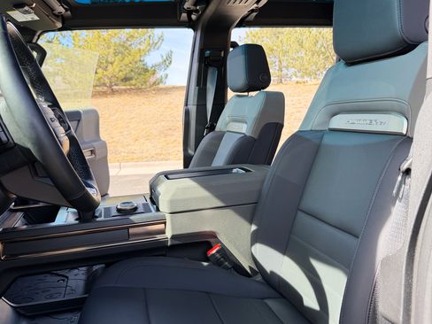 Used 2025 GMC Hummer EV 3X w/ LPO, Sport Package image 32