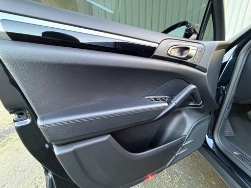 Used 2017 Porsche Cayenne S w/ Premium Plus Package image 11