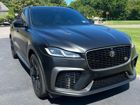 Used 2021 Jaguar F-PACE SVR image 12