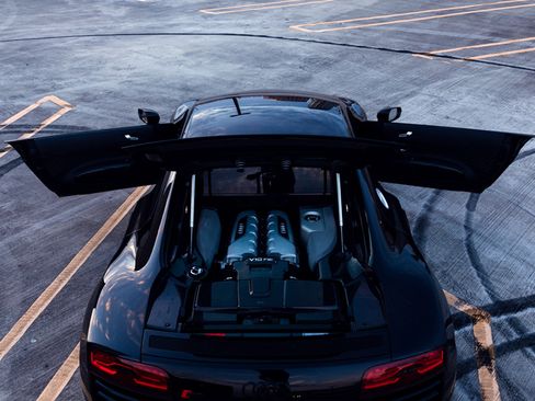 Used 2015 Audi R8 V10 image 11